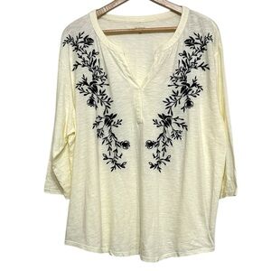 Ryllace Women’s Blouse Top Size 2X Ivory Embroidered Flowers 3/4 Sleeve New